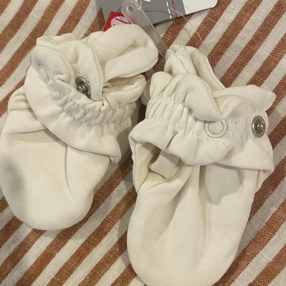 Zutano Cream Baby Mittens and Booties bundle newborn/3 months